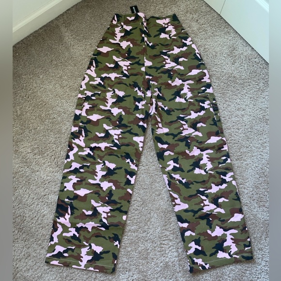 PrettyLittleThing Cargo pants - Picture 7 of 11